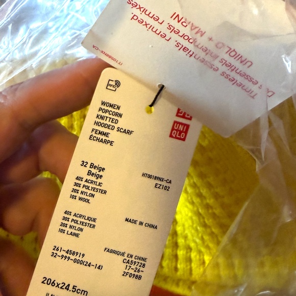 Marni and Uniqlo mustard yellow touch of wool popcorn knitted hooded scarf NWT - Picture 4 of 6